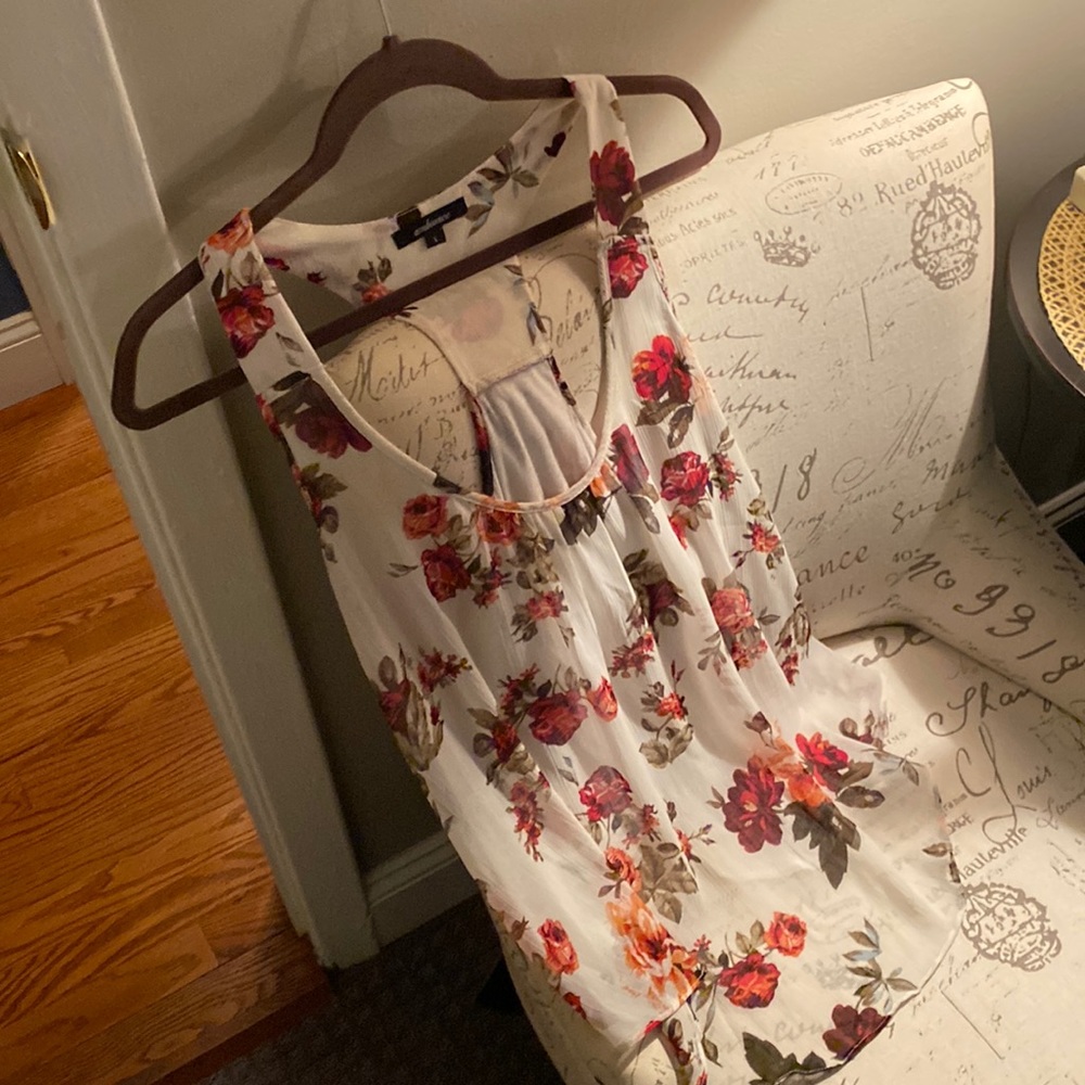 White and rose sheer lined bohemian tank.